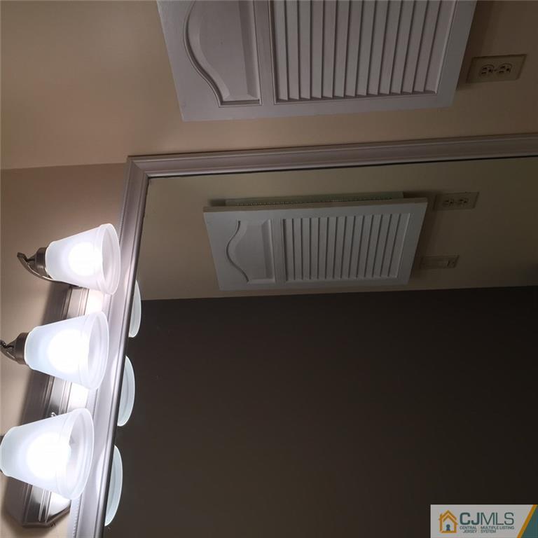 35 Roxy Avenue Edison, NJ 08820 - Photo 3 of 13 Gallery Image 3