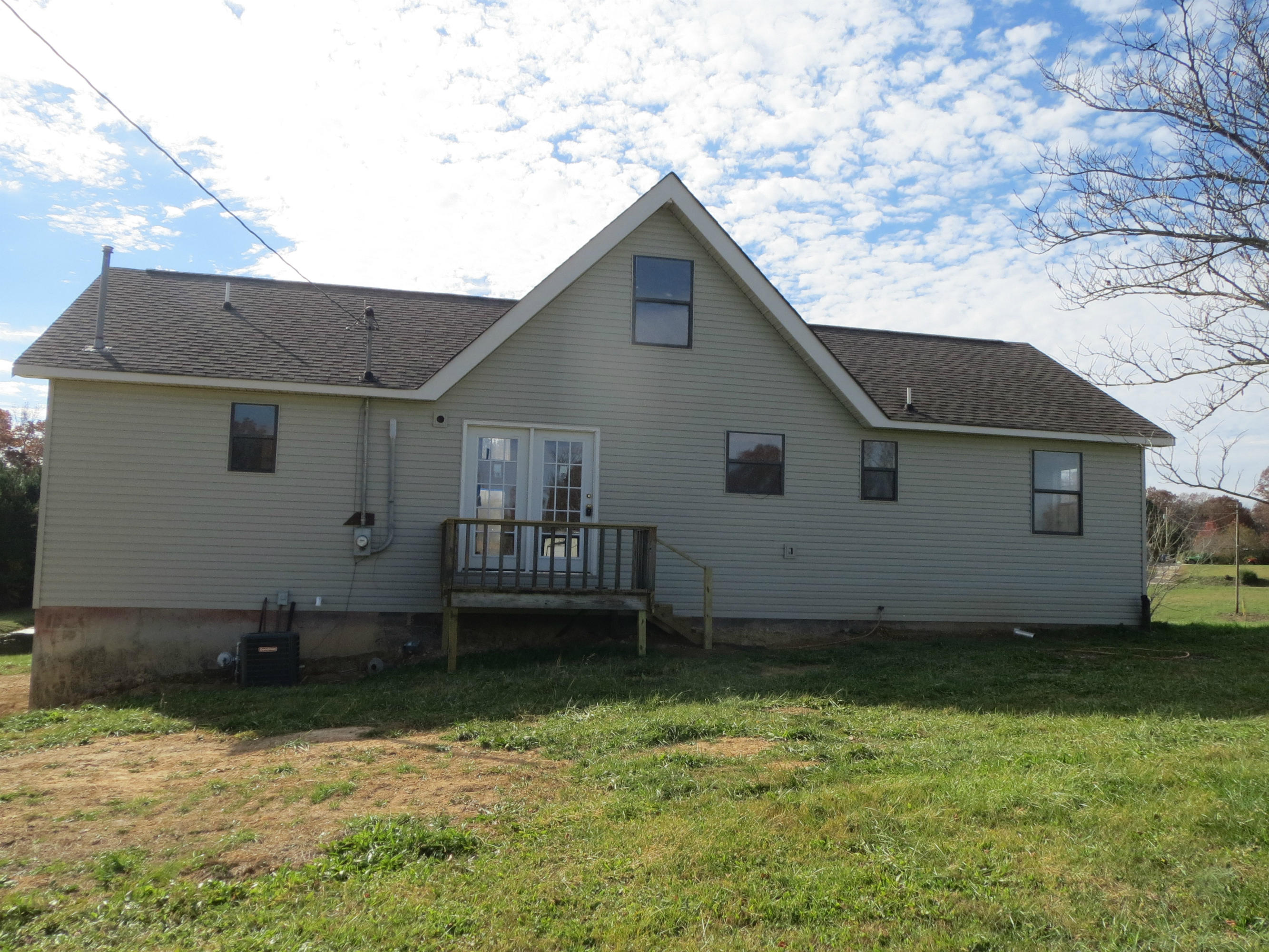 162 Concord Road Robbins, TN 37852 - Photo 3 of 17 Citizens Bank 009