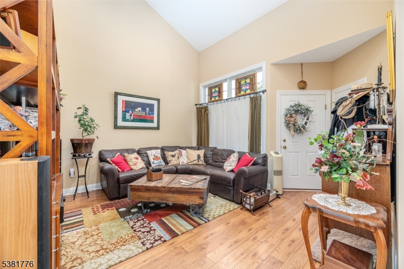 19 Prospect Circle Wantage, NJ 07461 - Photo 6 of 47