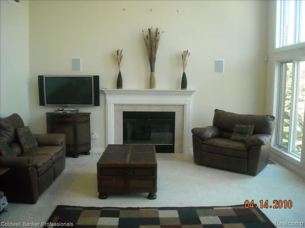 6992 Oakhurst Ridge Road Clarkston, MI 48348 - Photo 12 of 18 Family Room