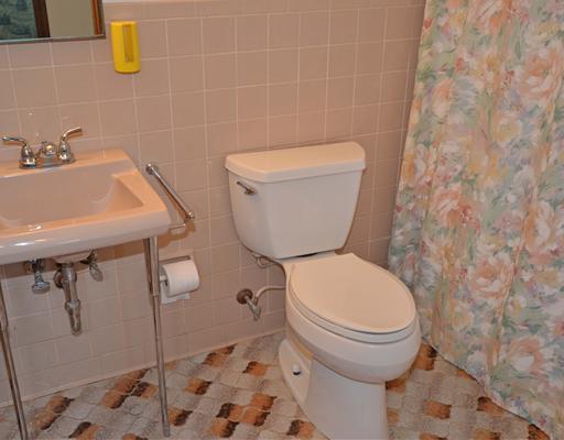 191 Warren Road Warrendale, PA 15086 - Photo 11 of 18 Full Bath. Ceramic tile hall abth.
