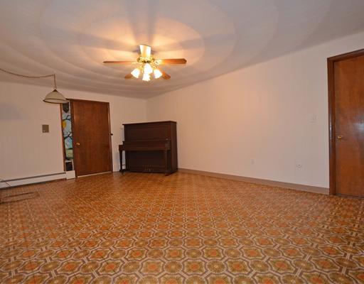 191 Warren Road Warrendale, PA 15086 - Photo 8 of 18 Family Room. Large family room off the kitchen.