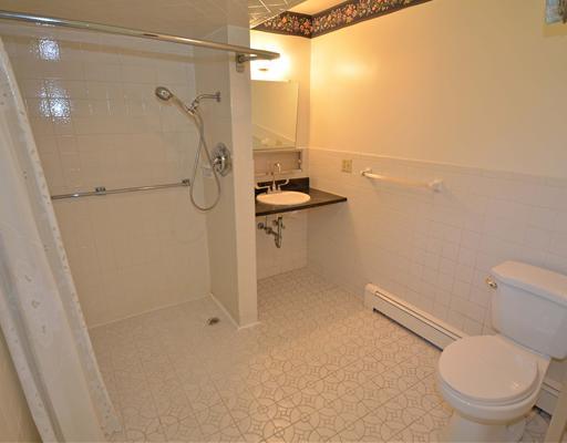 191 Warren Road Warrendale, PA 15086 - Photo 10 of 18 Master Bath/Spa. Oversized master bath, ceramic tile, wheelchair accessible.