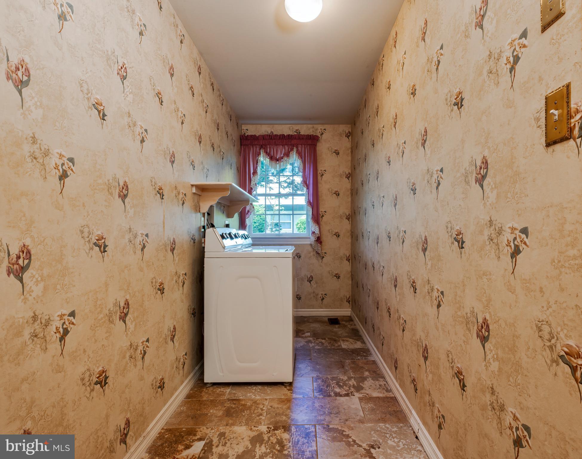 24 Cedar Creek Drive Clementon, NJ 08021 - Photo 14 of 28 a bathroom with a shower curtain and a window