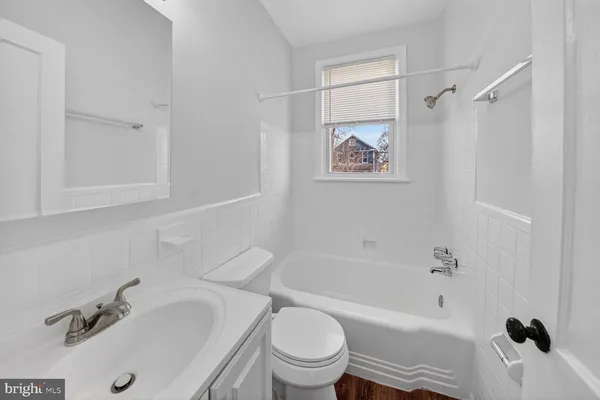 $1,625 | 4701 Ravenswood Road, Unit 14, Riverdale, MD 20737