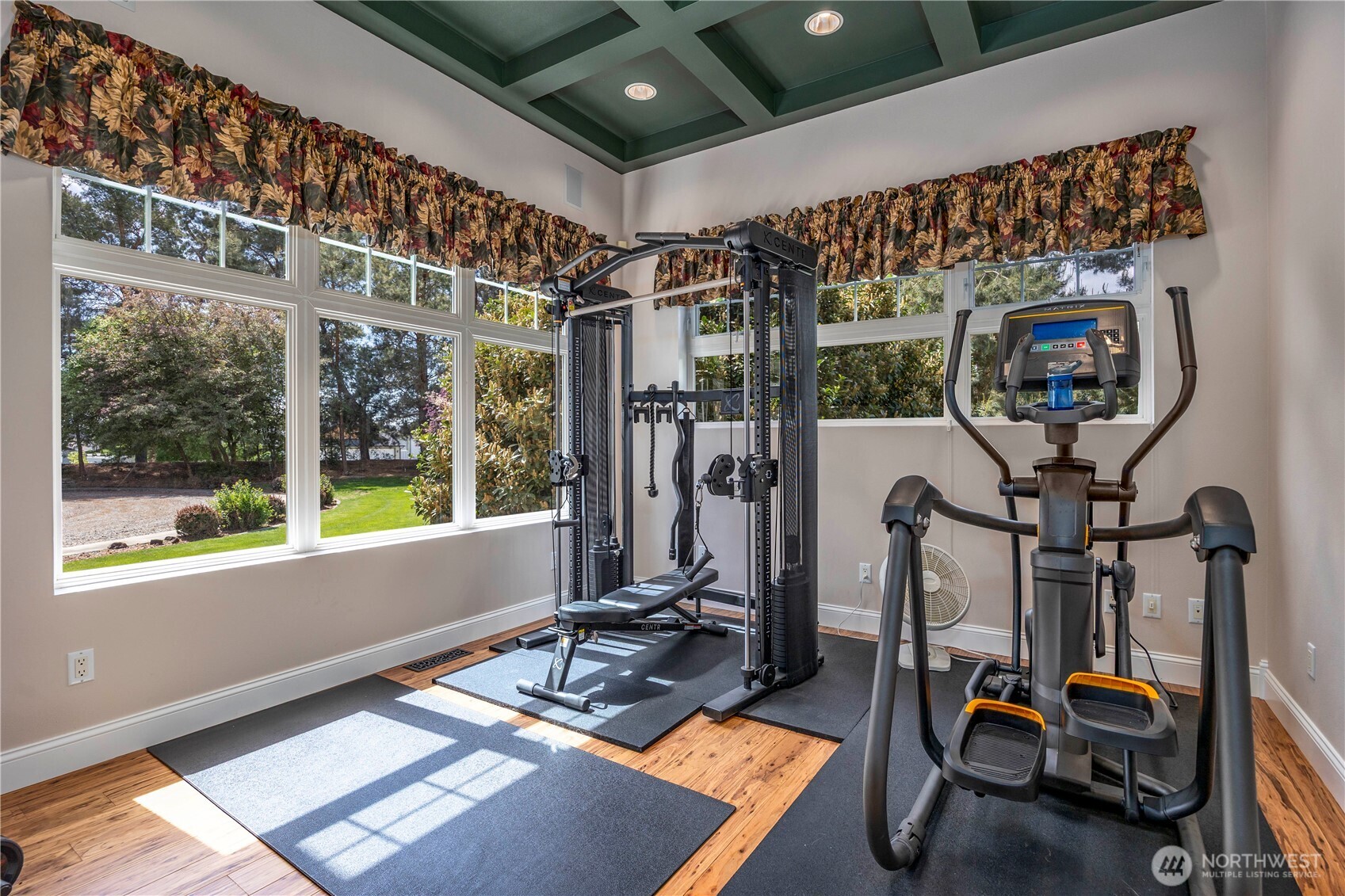 8620 Richardson Road Pasco, WA 99301 - Photo 29 of 40 a view of a room with gym equipment