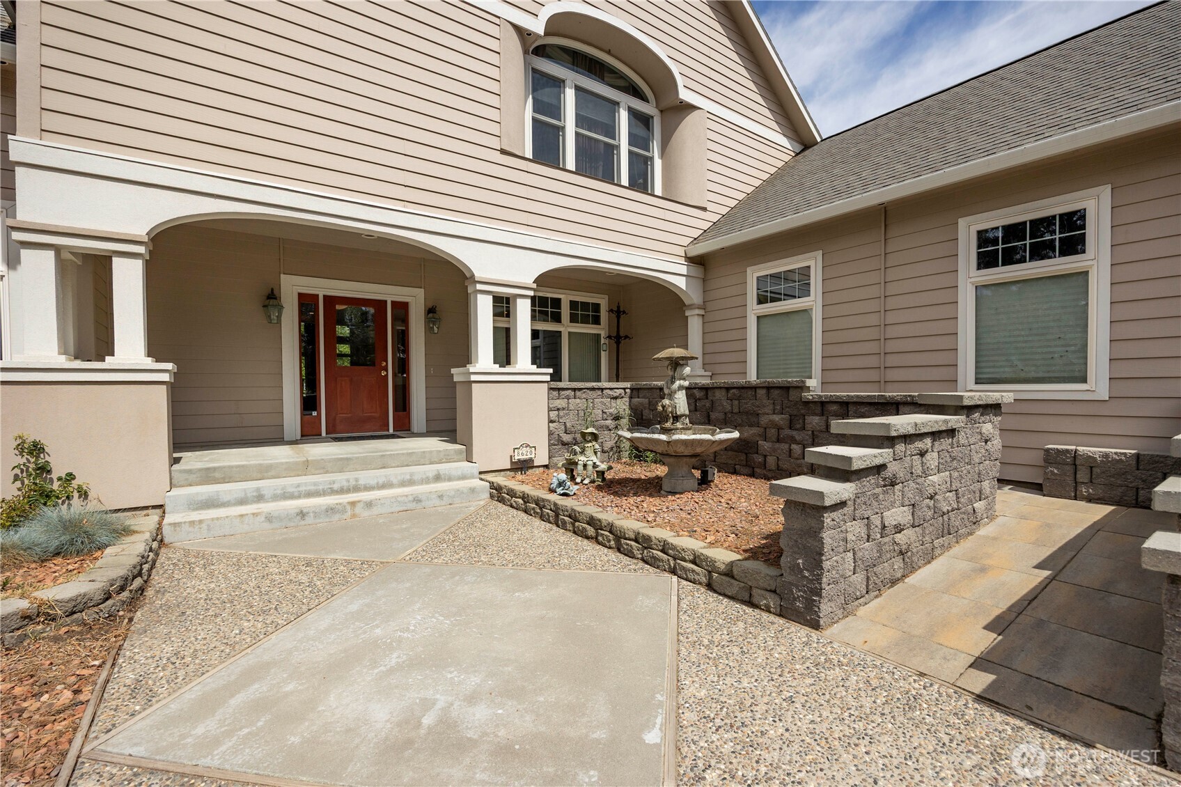 8620 Richardson Road Pasco, WA 99301 - Photo 32 of 40 a view of a dinning table and chairs in the patio