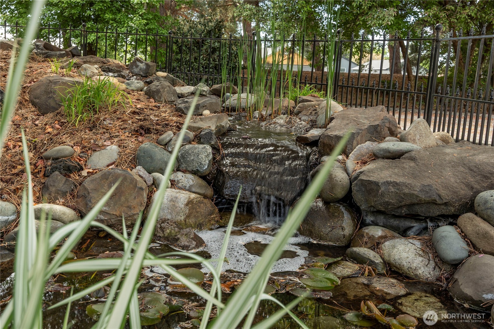 8620 Richardson Road Pasco, WA 99301 - Photo 35 of 40 a terrace of a house with outdoor seating