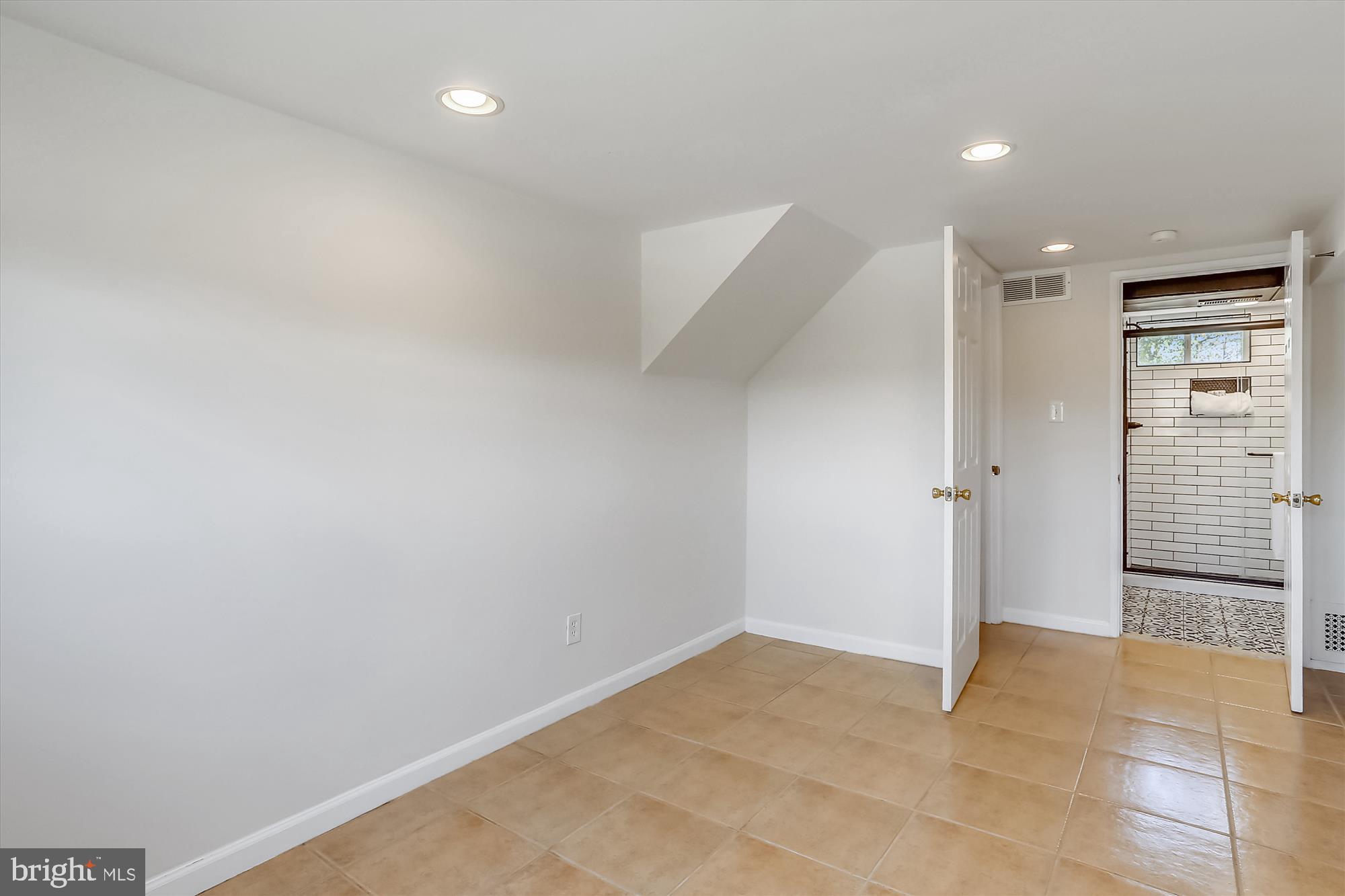 5217 Dalton Road Springfield, VA 22151 - Photo 33 of 53