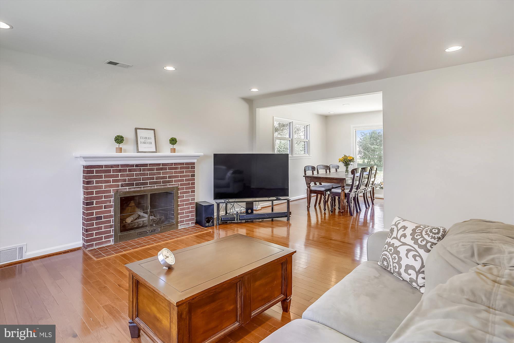 5217 Dalton Road Springfield, VA 22151 - Photo 8 of 53