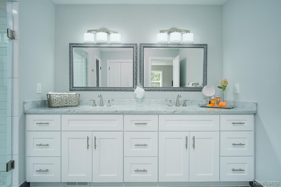2832 Windemere Road Birmingham, MI 48009 - Photo 17 of 30 Windermere-Staged-012.jpg