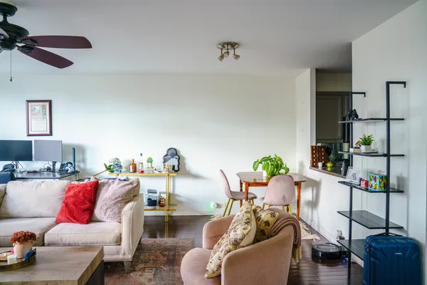 $2,350 | 1560 North Sandburg Terrace, Unit 503J, Chicago, IL 60610