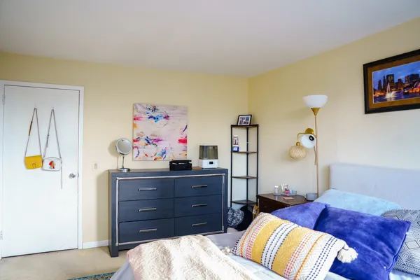 $2,350 | 1560 North Sandburg Terrace, Unit 503J, Chicago, IL 60610