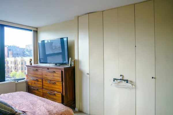 $2,350 | 1560 North Sandburg Terrace, Unit 503J, Chicago, IL 60610