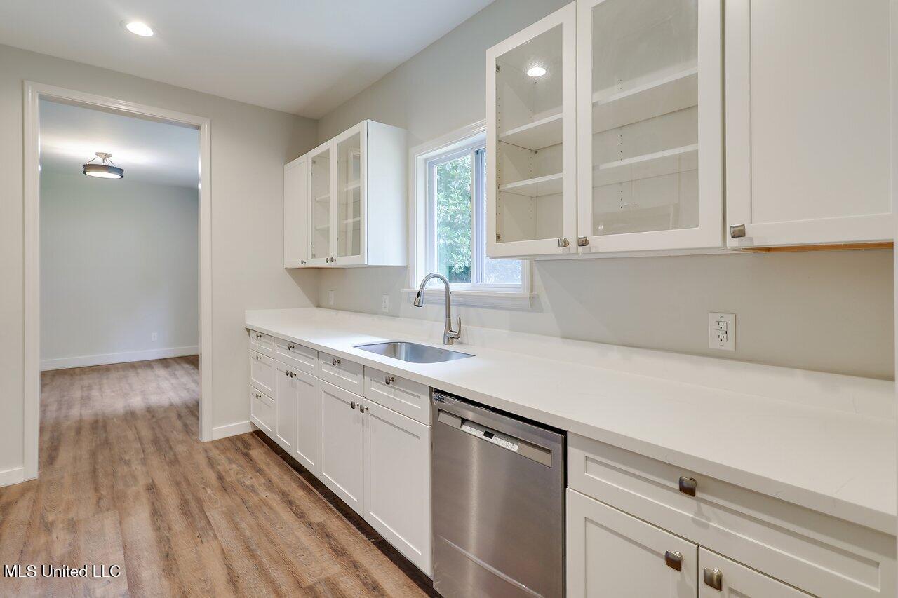 233 Allstate Drive Jackson, MS 39211 - Photo 12 of 29 233 Allstate Dr 11