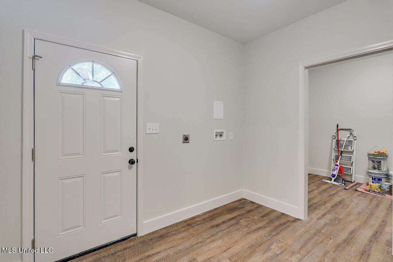 233 Allstate Drive Jackson, MS 39211 - Photo 14 of 29 233 Allstate Dr 13