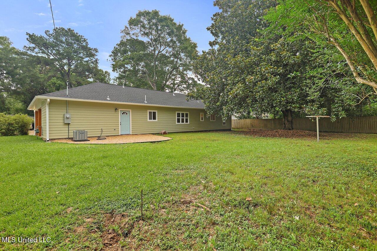 233 Allstate Drive Jackson, MS 39211 - Photo 28 of 29 233 Allstate Dr 27