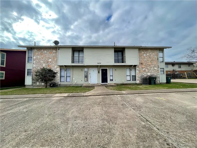 $975 | 2406 Toro Lane, Unit B, Bryan, TX 77807