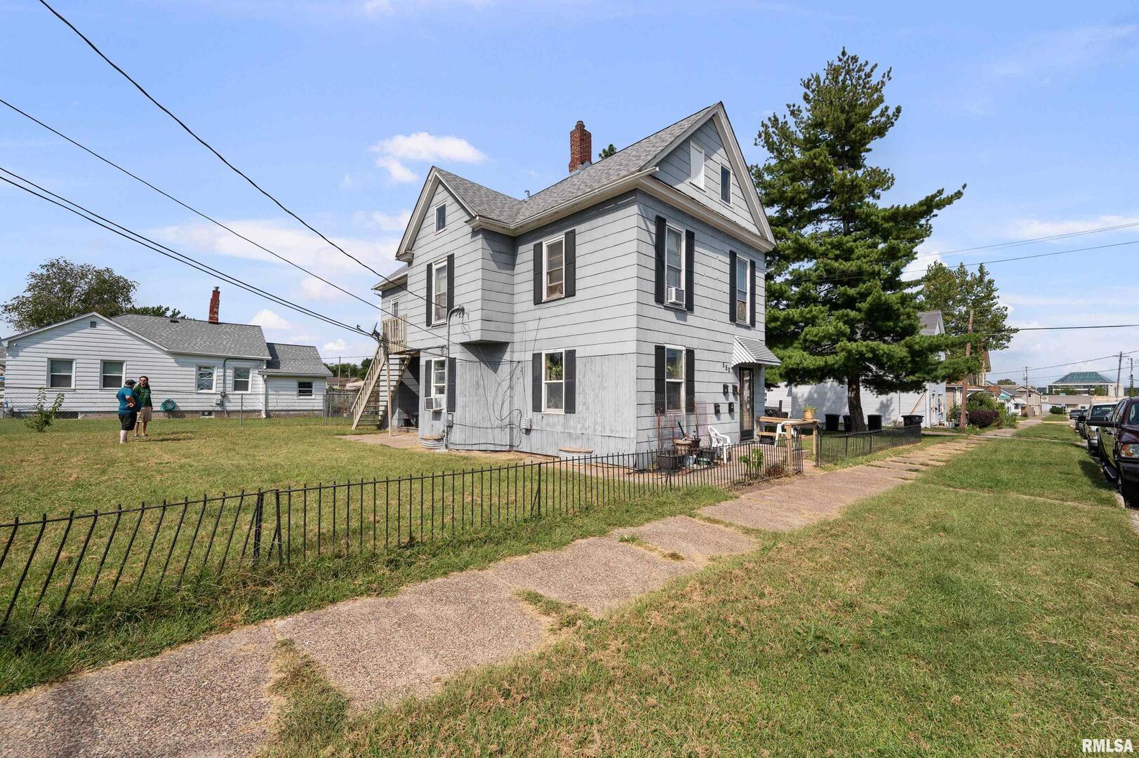 550 26th Street Rock Island, IL 61201 - Photo 2 of 12