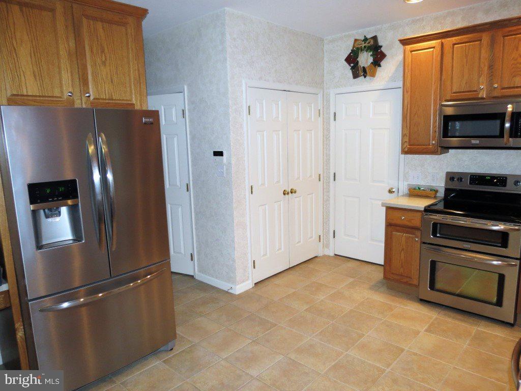 3673 Cheltenham Road York, PA 17402 - Photo 10 of 36 Gallery Image 10