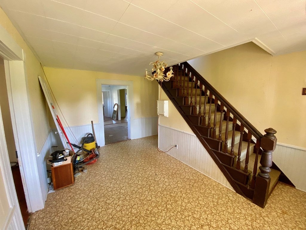 539 Landfill Road Baskerville, VA 23915 - Photo 30 of 38 Foyer