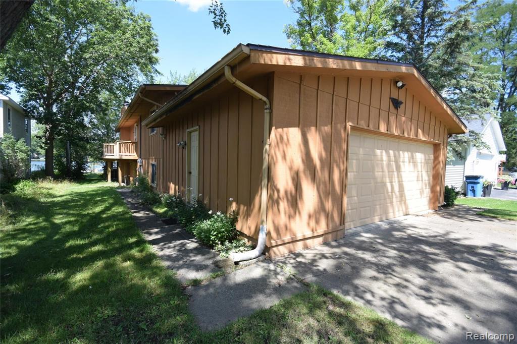 5997 Mabley Hill Road Fenton, MI 48430 - Photo 17 of 19