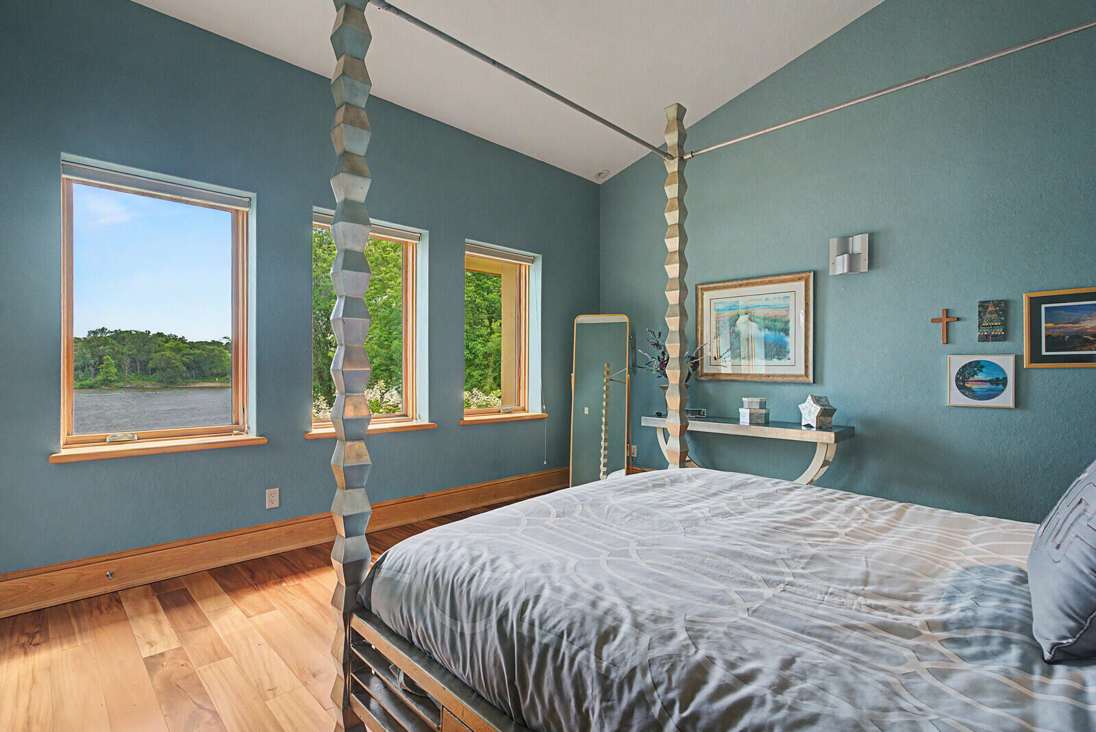 30960 Old Mill Road Dresbach, MN 55947 - Photo 74 of 125 97_30960OldMillRd_MasterBedroom5_mls