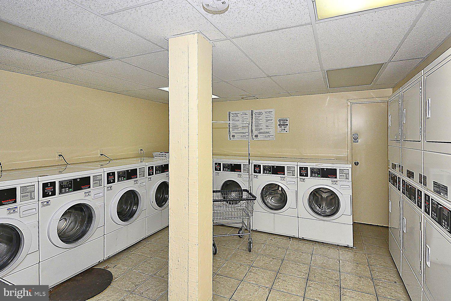 201 East Glebe Road, Unit B Alexandria, VA 22305 - Photo 20 of 29 Auburn Village Laundry Room
