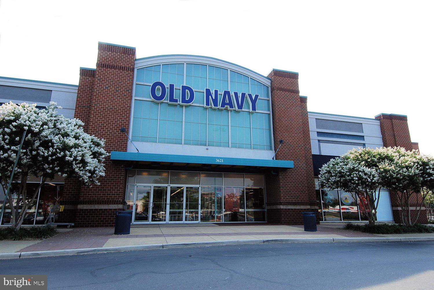 201 East Glebe Road, Unit B Alexandria, VA 22305 - Photo 24 of 29 Potomac Yards Shopping