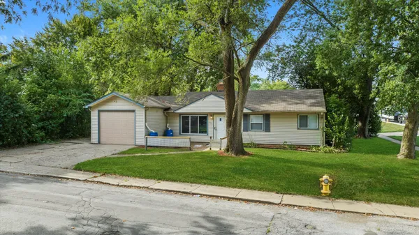 $139,999 | 300 Meota Street, Park Forest, IL 60466