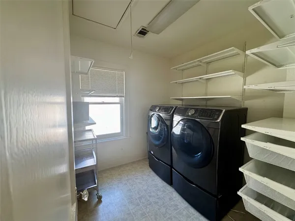 $2,150 | 2406 Elmen Street, Houston, TX 77019