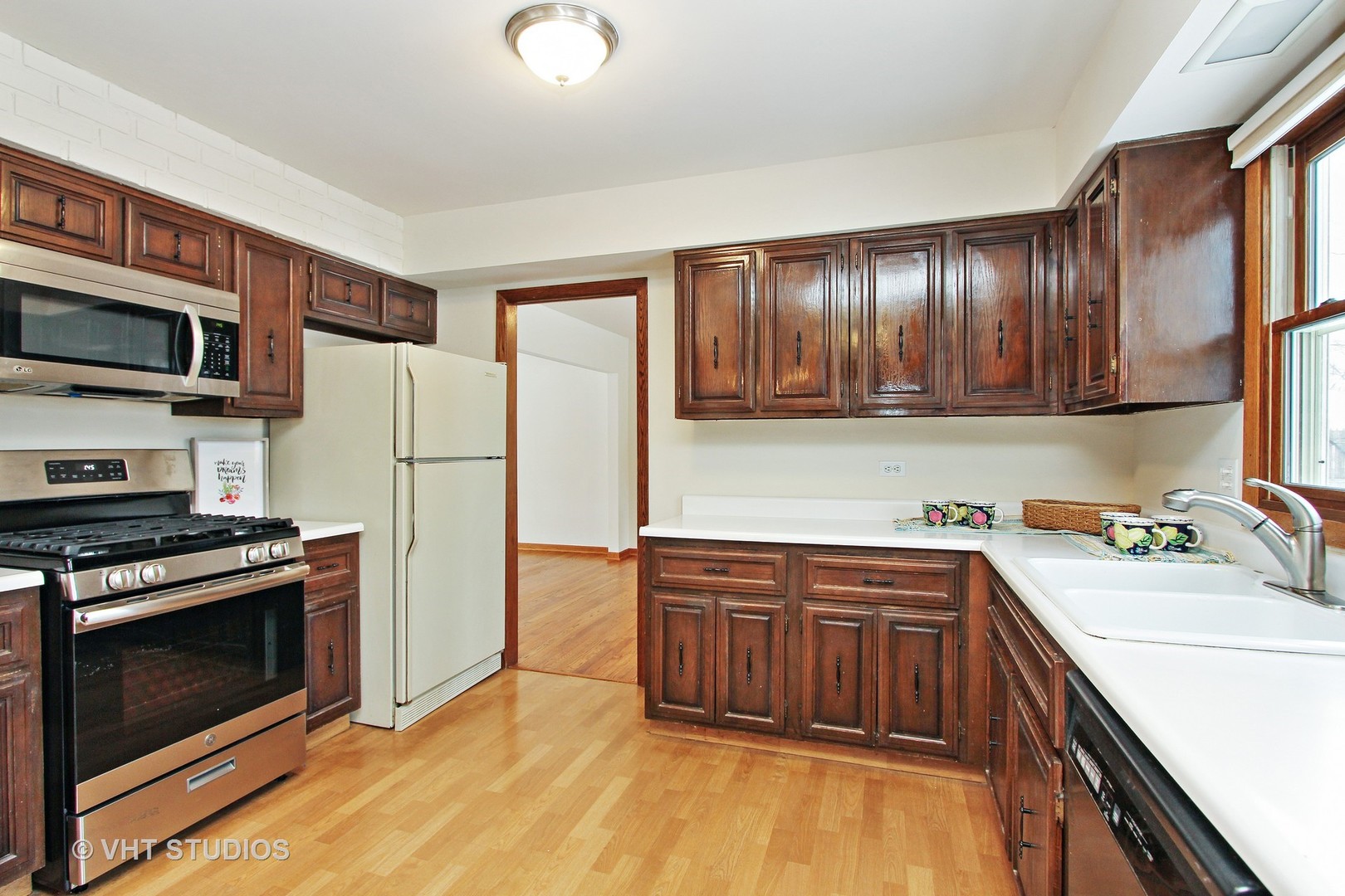 22 Downing Road Buffalo Grove, IL 60089 - Photo 6 of 21 Gallery Image 6