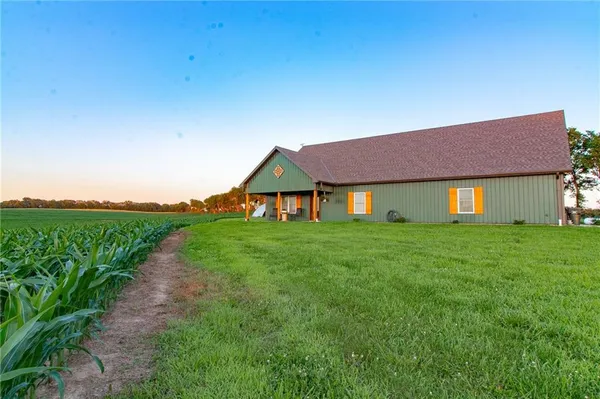 $850,000 | 18306 Ozark Lane, Higginsville, MO 64037