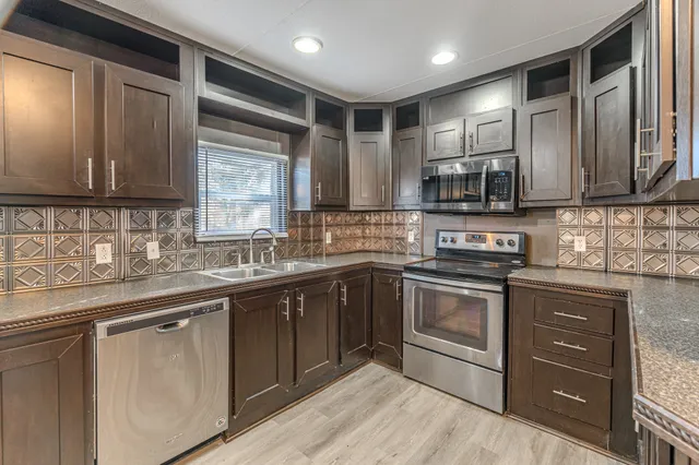 $1,400 | 13154 South Lee Shore Drive, Willis, TX 77318