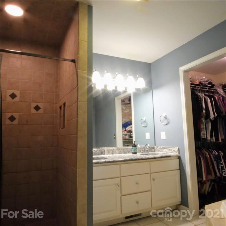748 Rogers Road Franklin, NC 28734 - Photo 11 of 22 Gallery Image 11