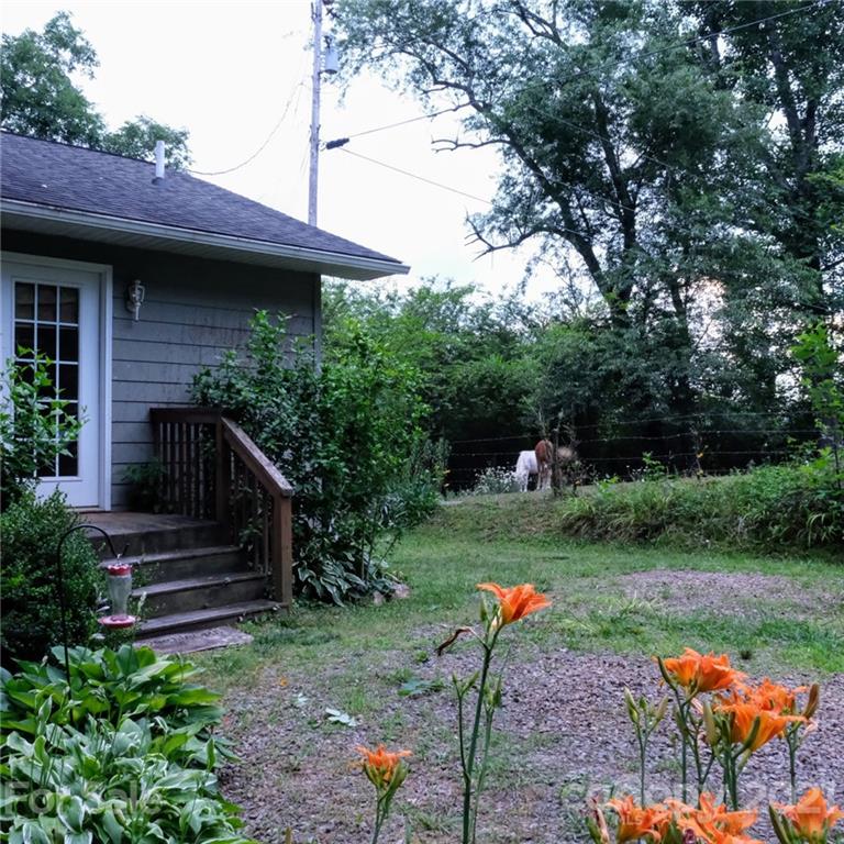 748 Rogers Road Franklin, NC 28734 - Photo 19 of 22 Gallery Image 19