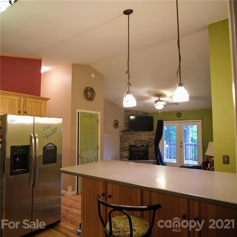 748 Rogers Road Franklin, NC 28734 - Photo 5 of 22 Gallery Image 5