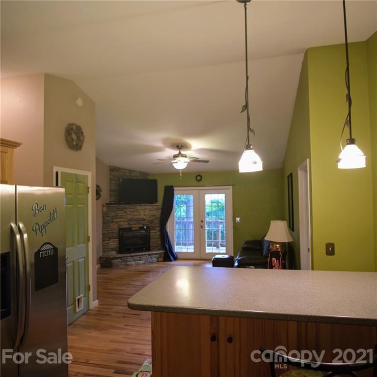748 Rogers Road Franklin, NC 28734 - Photo 6 of 22 Gallery Image 6