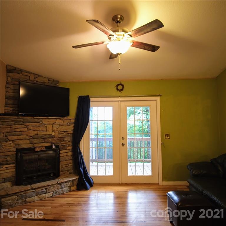 748 Rogers Road Franklin, NC 28734 - Photo 7 of 22 Gallery Image 7