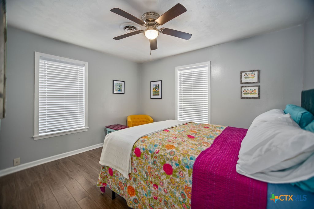 1315 Jackson Street Port Lavaca, TX 77979 - Photo 27 of 32 a bedroom with a bed and a window