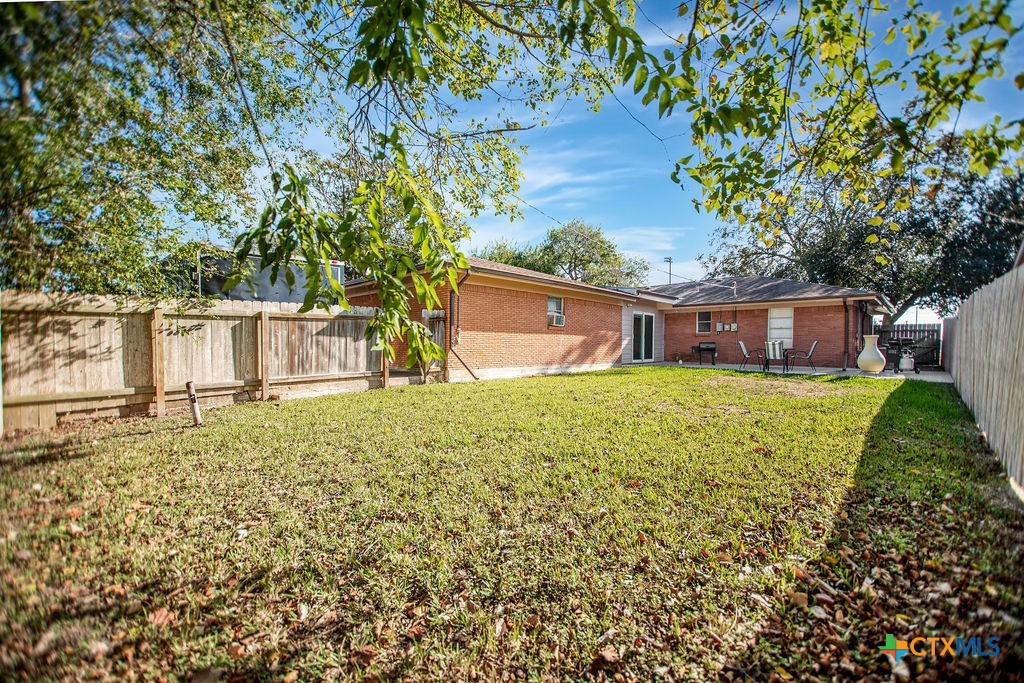 1315 Jackson Street Port Lavaca, TX 77979 - Photo 5 of 32 a house view with a garden space