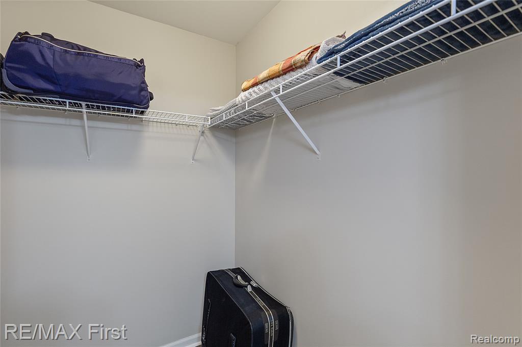 3706 Windingbrook Circle Rochester Hills, MI 48309 - Photo 22 of 42