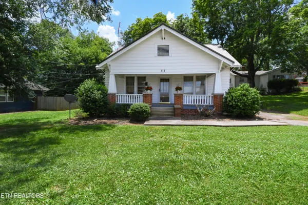 $359,500 | 111 South Cedar Street, Maryville, TN 37803