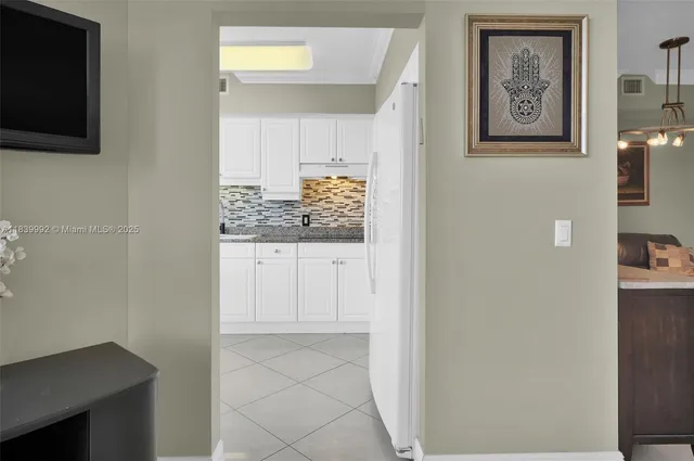 $5,500 | 4779 Collins Avenue, Unit 3406, Miami Beach, FL 33140