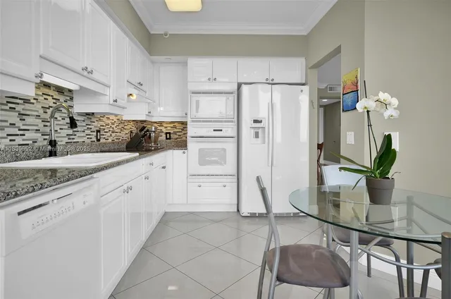 $5,500 | 4779 Collins Avenue, Unit 3406, Miami Beach, FL 33140