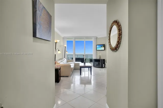 $5,500 | 4779 Collins Avenue, Unit 3406, Miami Beach, FL 33140