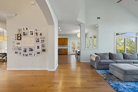 $899,000 | 19200 White Horse Cove, Spicewood, TX 78669