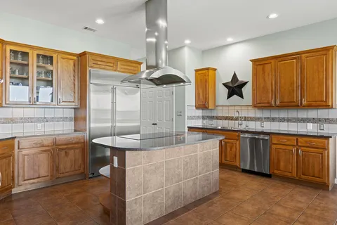 $899,000 | 19200 White Horse Cove, Spicewood, TX 78669