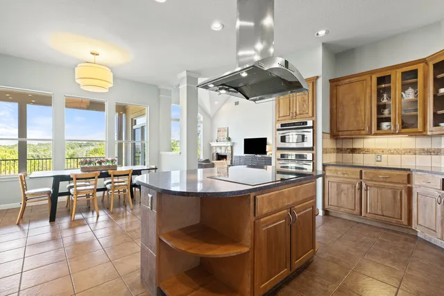 $929,000 | 19200 White Horse Cove, Spicewood, TX 78669