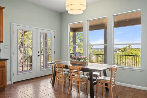 $899,000 | 19200 White Horse Cove, Spicewood, TX 78669